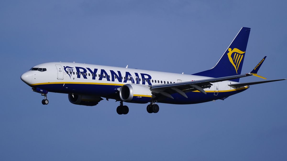 Ryanair flight to Malta declares emergency above UK moments after take-off
